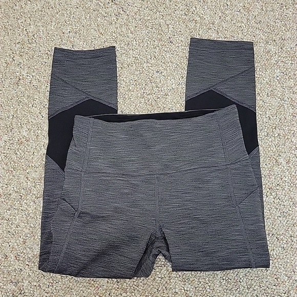 lululemon athletica Pants - Lululemon Grey/black leggings women's sz 4 phone pockets, 23" inseam